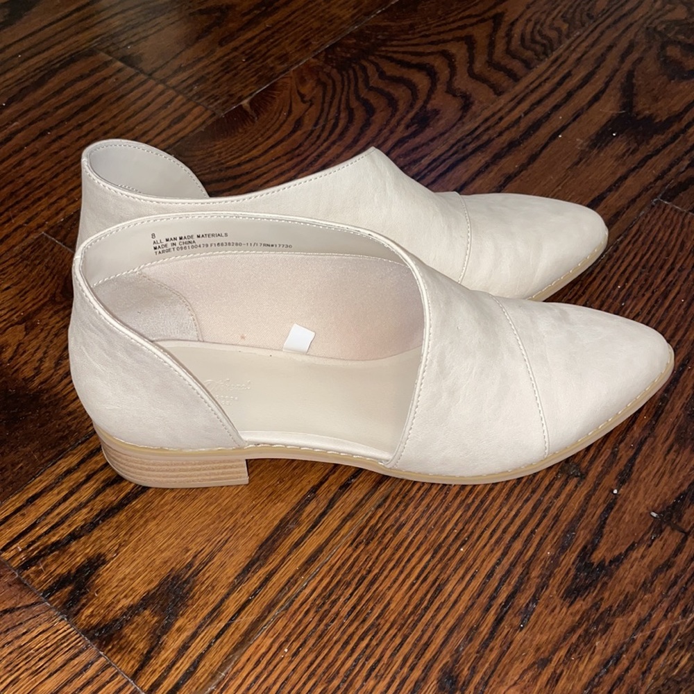 Universal Thread women’s size 8 cream booties